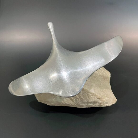 Hoselton Canada Art Polished Aluminum Goose in Flight on Stone Base Sculpture - Picture 4 of 6